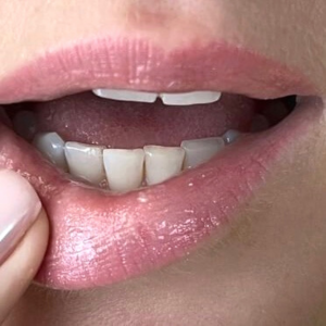 marie-brocart-balsam-maslo-do-ust-z-brokatem-drobinkami-bioglitter-powiekszajacy-objetosc-usta-ust-plump-plumping